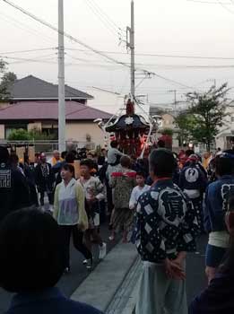 お神輿の巡行